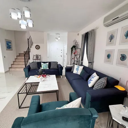 Entire Lulu - Private Pool, Free Wi-fi, Good Location, Breathtaking Sea Views